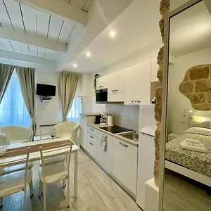 Protea House , Alghero Italia